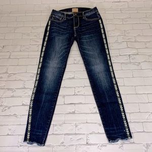 Driftwood Marilyn Arrow Aztec embroidered skinny jeans. 25. Medium wash denim